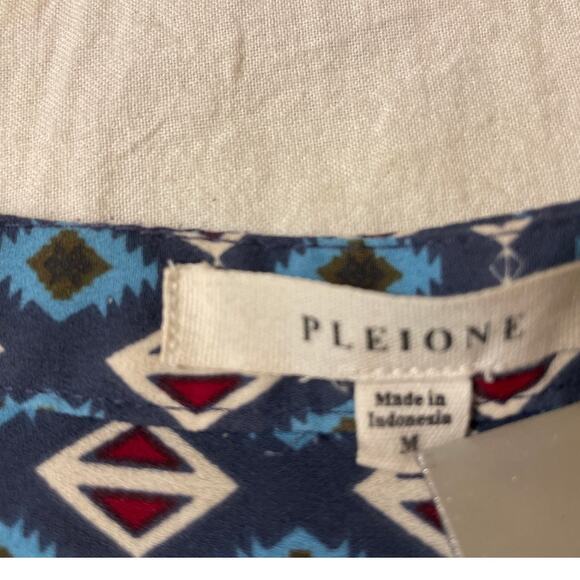 Pleione Women's‎ Size Medium Blouses Cap Sleeve Geometric Preppy Boho - Picture 3 of 6